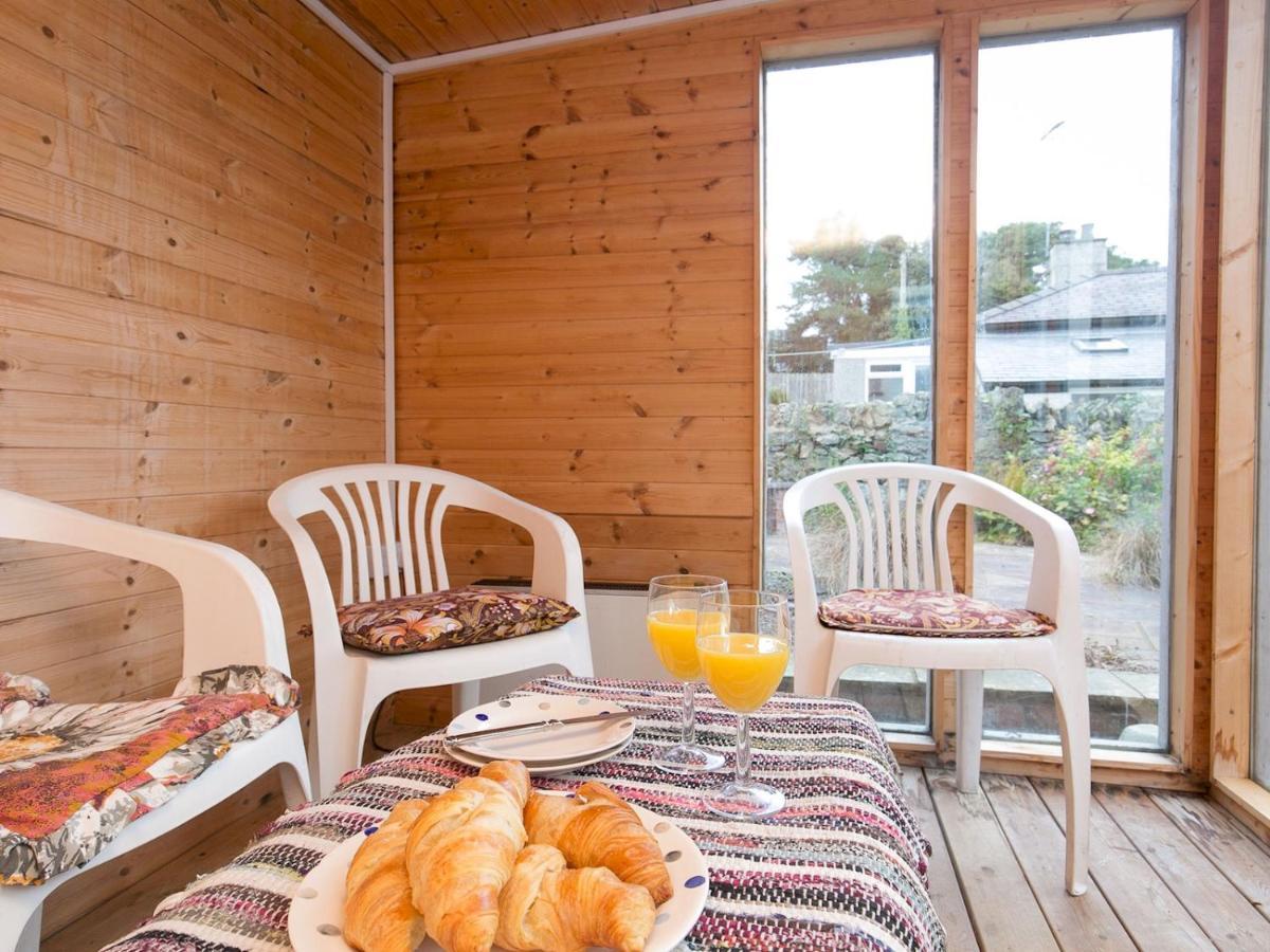 Pass The Keys Comfortable Stone Built Cottage In Menai Bridge Dış mekan fotoğraf